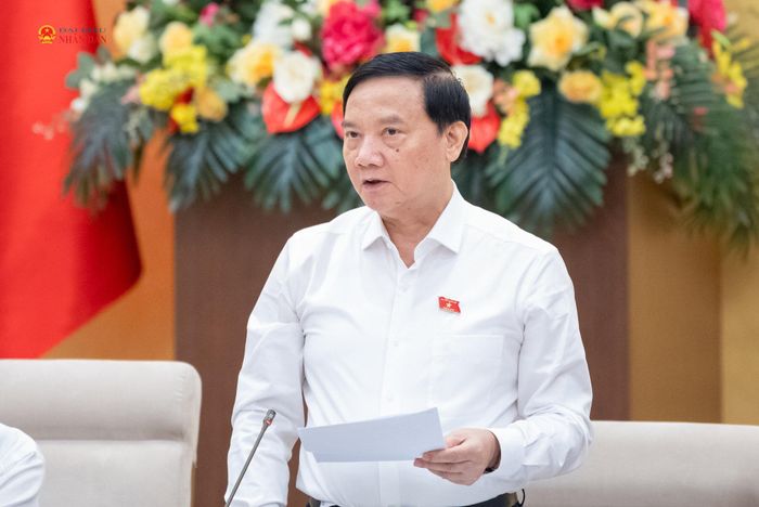Phó Chủ tịch Quốc hội Nguyễn Khắc Định phát biểu tại phiên họp