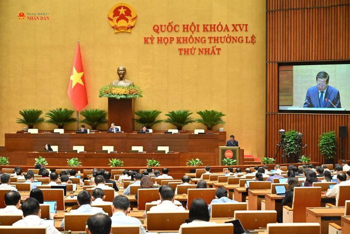 Quang cảnh phiên họp. Ảnh: Quang Khánh