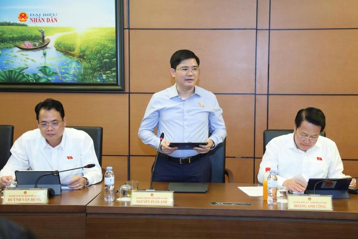ĐBQH Nguyễn Tuấn Anh (TP. Cần Thơ) phát biểu thảo luận tại Tổ 9