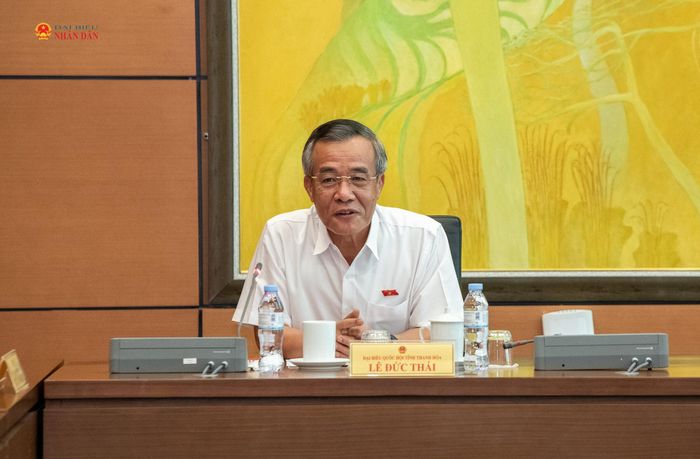 Bí thư Tỉnh ủy, Trưởng Đoàn ĐBQH tỉnh Thanh Hóa Lê Đức Thái điều hành thảo luận Tổ 3. Ảnh: Lâm Hiển