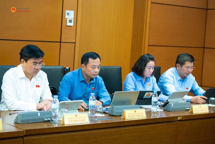 Đoàn ĐBQH Quảng Trị tham dự phiên thảo luận tổ