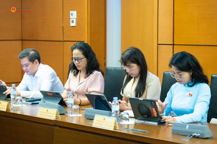 Đoàn ĐBQH An Giang tham dự phiên thảo luận tổ
