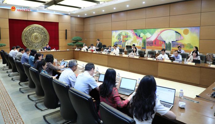 Toàn cảnh phiên thảo luận Tổ 7