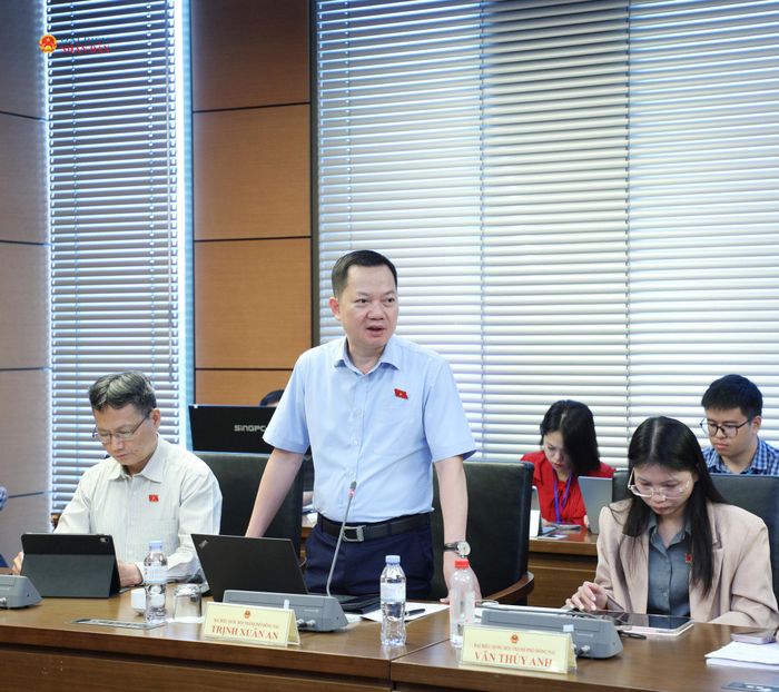 Đại biểu Trịnh Xuân An (TP. Đồng Nai) phát biểu