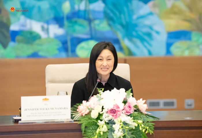 Đại sứ Hoa Kỳ tại Việt Nam Jennifer Wicks phát biểu tại cuộc tiếp