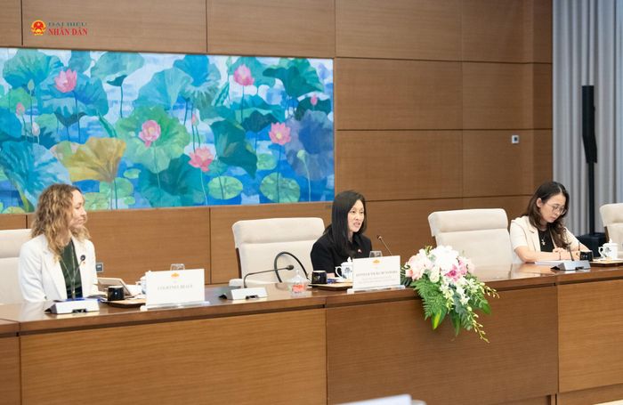 Đại sứ Hoa Kỳ tại Việt Nam Jennifer Wicks phát biểu tại cuộc tiếp