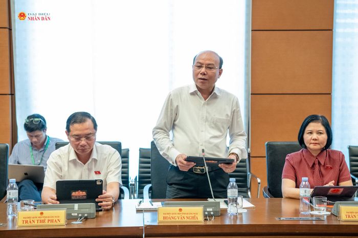 ĐBQH Hoàng Văn Nghĩa (TP. Hải Phòng) phát biểu