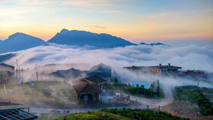 Khu du lịch Mẫu Sơn. Ảnh: DLLS