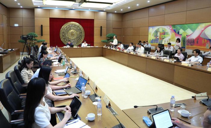 Toàn cảnh phiên thảo luận Tổ 7