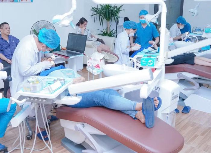Trồng răng Implant được nhiều người lựa chọn ở những cơ sở y tế uy tín.