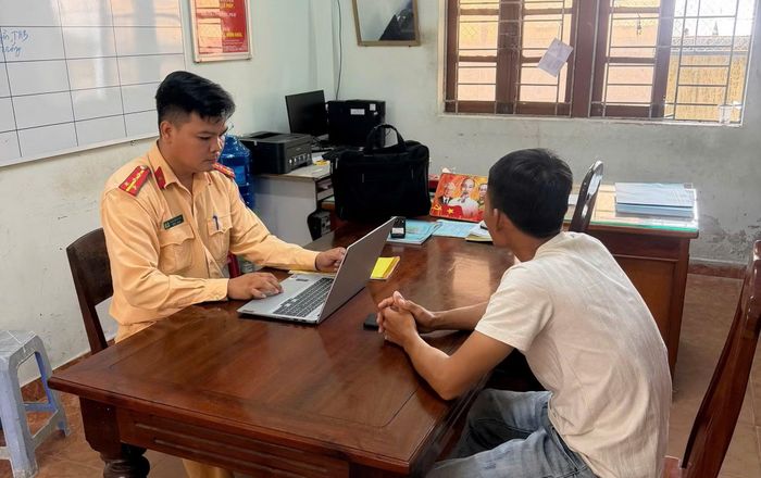 Tại buổi làm việc sáng nay 6/8, lái xe Phùng Thái Q đã thừa nhận hành vi vi phạm trật tự an toàn giao thông đường bộ, đường sắt.