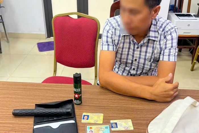 Đối tượng và tang vật tại cơ quan Công an.