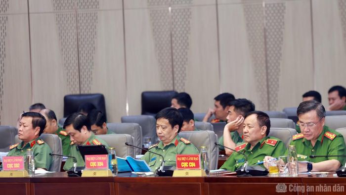 Các đại biểu dự hội nghị