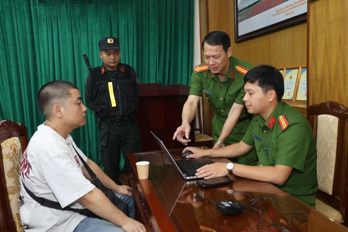 Các đối tượng truy nã quốc tế tại cơ quan Công an.