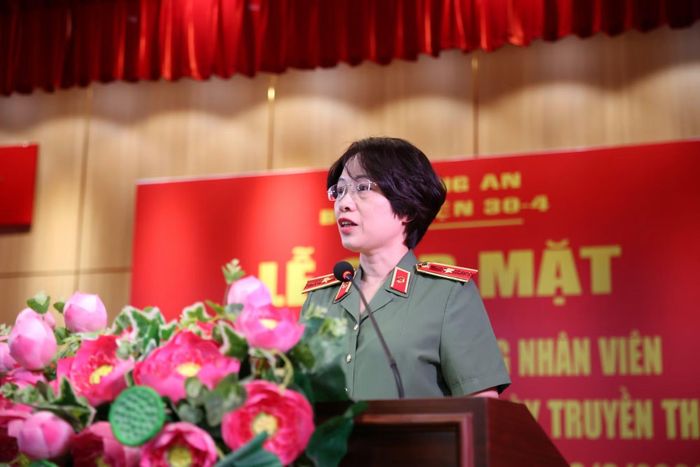 Thiếu tướng Dương Thị Thu Hằng, Giám đốc BV 30-4, phát biểu tại buổi lễ.