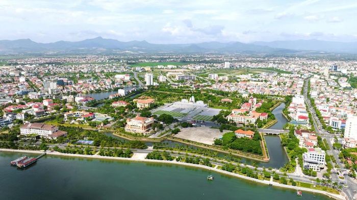 Trung tâm phường Đồng Hới. (Ảnh: H.TR)