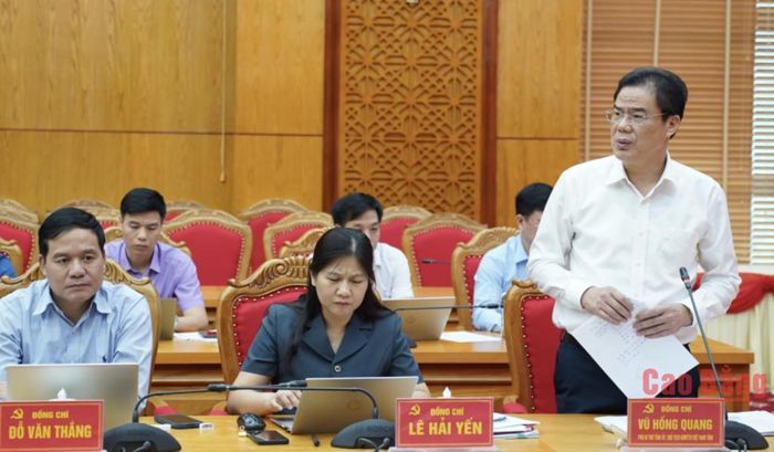 Phó Bí thư Tỉnh ủy, Chủ tịch Ủy ban MTTQ tỉnh Vũ Hồng Quang phát biểu tại hội nghị.
