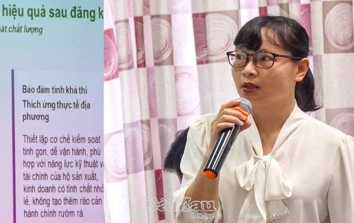  Bà Phạm Thanh Loan, Phó Trưởng phòng Tổng hợp, Viện Sở hữu trí tuệ quốc gia, giới thiệu các quy chế quản lý và sử dụng chỉ dẫn địa lý “Cá nâu Cà Mau”.
