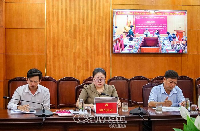  Đại biểu các sở, ban, ngành tham dự hội nghị tại điểm cầu Cà Mau.
