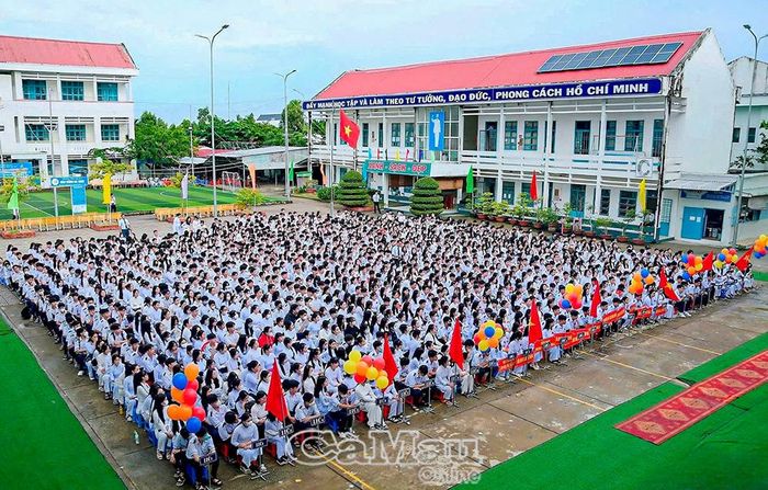 Cơ sở vật chất các trường ngày càng được đầu tư khang trang, hiện đại, đáp ứng yêu cầu đổi mới giáo dục và chuyển đổi số.