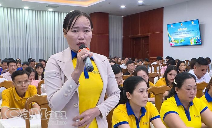 Chị Đào Huỳnh Nga, đoàn viên Công đoàn cơ sở Công ty TNHH Chế biến thủy sản Minh Phú Khánh An (xã Khánh An), mong muốn tỉnh quan tâm đầu tư các thiết chế văn hóa, thể thao phục vụ công nhân.
