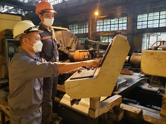 Cần tăng cường nghiên cứu, ứng dụng khoa học công nghệ để sản xuất các vật liệu hiện đại, vật liệu xanh. Ảnh: N.Lộc