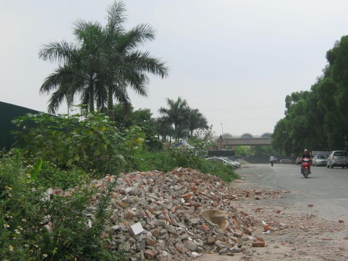 Nguồn phế thải phá dỡ công trình cũng có thể được coi là nguồn tài nguyên để tái sử dụng. Ảnh: N.Lộc