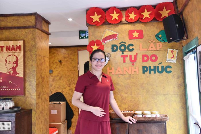 Được đặt tên theo năm cửa ô lịch sử của vùng Đồng bằng sông Hồng - Cầu Dền, Quan Chưởng, Cầu Giấy, Chợ Dừa và Đống Mác - các toa tàu sang trọng này đều mang chủ đề hoài cổ và được trang trí bằng các vật dụng thời Đông Dương cổ xưa; cùng với các pano cổ động thể hiện tinh thần dân tộc, tạo không gian lý tưởng cho du khách trải nghiệm, check-in.