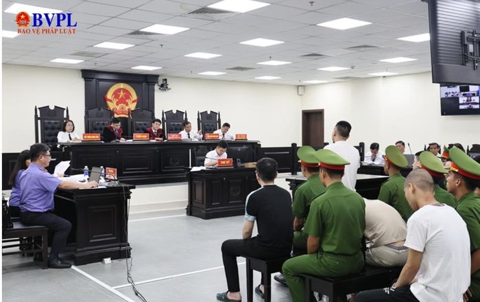 HĐXX tiến hành xét hỏi các bị cáo. Ảnh: BVPL.