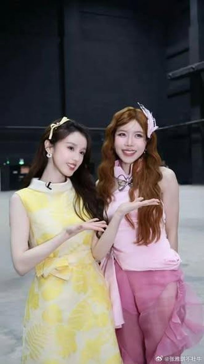 Trương Nhã Kỳ và Trang Pháp.