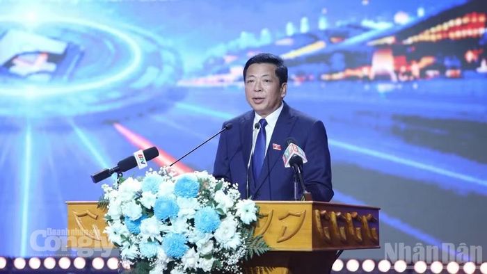 Bộ trưởng Xây dựng Trần Hồng Minh phát biểu tại buổi lễ. Ảnh: Báo Nhân Dân
