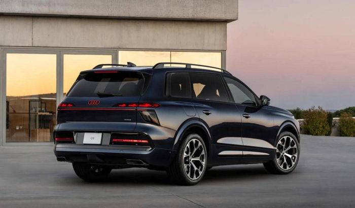 Audi Q9 có chiều dài khoảng 5,31m, chiều dài cơ sở 3,14m và chiều rộng hơn 2,2m. Ảnh: Carscoops.