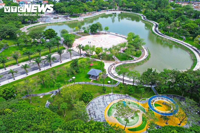 Việc kết nối phố Thành Thái với Công viên Cầu Giấy và phố Khúc Thừa Dụ được tính toán theo hướng hình thành một không gian đô thị thống nhất, nơi các khu vực đi bộ, công viên, dịch vụ và hoạt động cộng đồng bổ trợ lẫn nhau, tạo điểm đến hấp dẫn cho người dân.