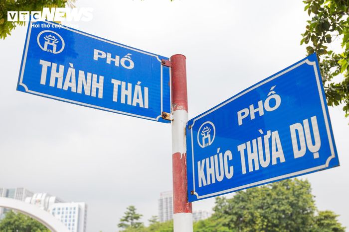 Theo đề án, tuyến phố đi bộ sẽ được tổ chức trên các phố Thành Thái và Khúc Thừa Dụ vào các tối cuối tuần, dịp lễ và thời điểm cao điểm trong năm. Trong thời gian hoạt động, khu vực sẽ ưu tiên dành cho người đi bộ, kết hợp tổ chức các hoạt động văn hóa, nghệ thuật, thương mại, ẩm thực và giao lưu cộng đồng.