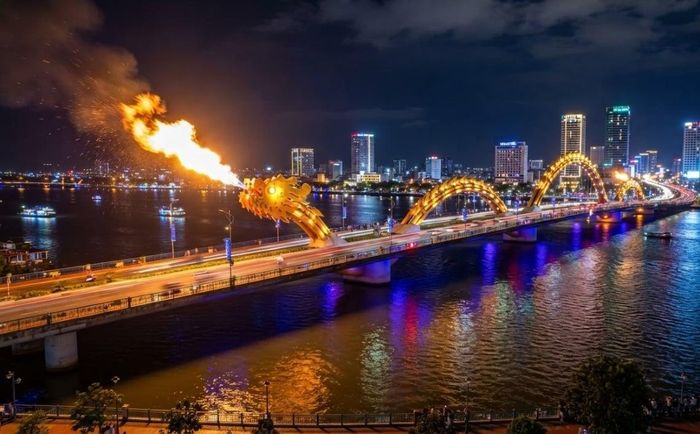 Cầu Rồng Đà Nẵng mang trong mình tầm nhìn dài hạn và bản sắc riêng biệt. (Ảnh: IG)