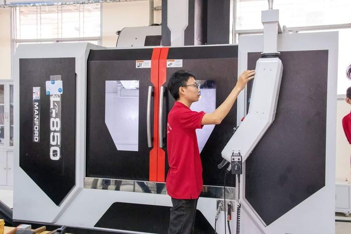 Sinh viên trường Cao đẳng công nghệ cao tham gia các Hội thi kỹ năng nghề. Ảnh: HHT