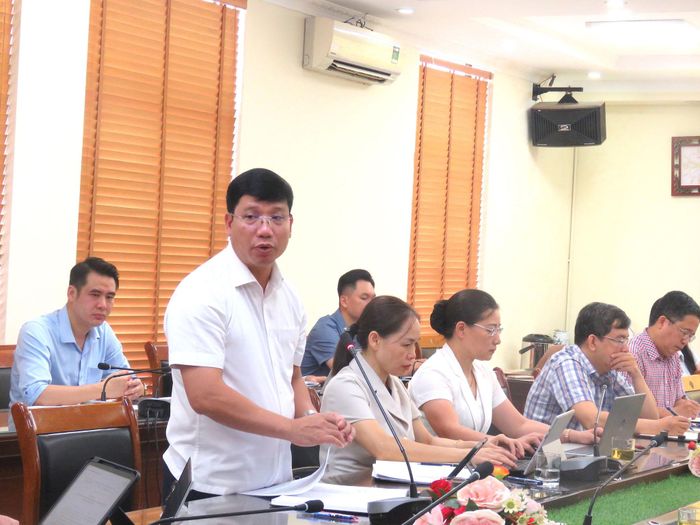 Trưởng phòng Kinh tế xã Thiên Lộc Nguyễn Mậu Thịnh báo cáo tại hội nghị. Ảnh: PV