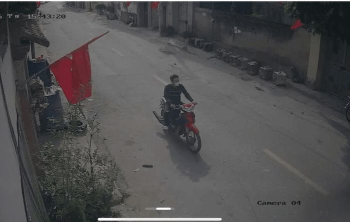 Nhờ hình ảnh camera an ninh ghi nhận được, Công an xã Đa Phúc đã phát hiện và bắt giữ đối tượng trộm cắp. Ảnh: Cắt từ clip