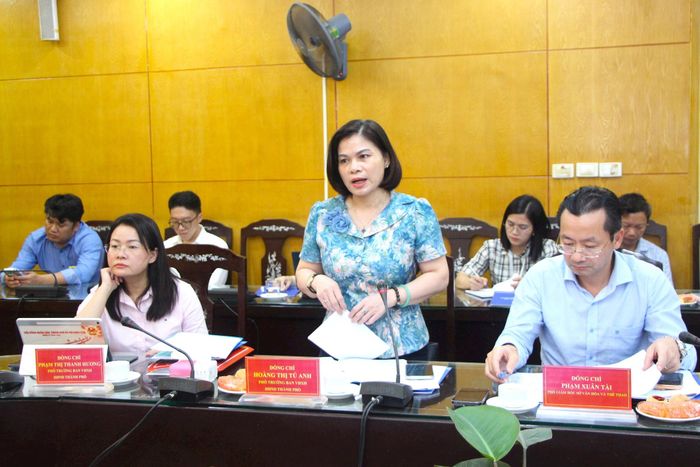 Phó Trưởng Ban Văn hóa - Xã hội HĐND thành phố Hà Nội Hoàng Thị Tú Anh phát biểu tại buổi giám sát. Ảnh: TT
