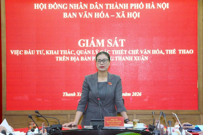 Trưởng Ban Văn hóa - Xã hội HĐND thành phố Hà Nội Bạch Liên Hương phát biểu kết luận buổi giám sát. Ảnh: TT