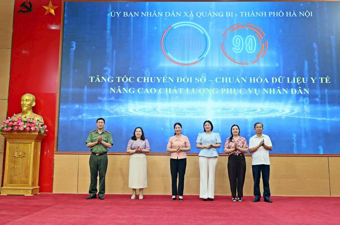 UBND xã Quảng Bị phát động cao điểm 100 ngày thực hiện chuyển đổi số. Ảnh: Phương Liên