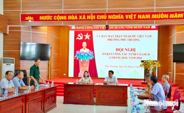 Đại biểu chia sẻ kinh nghiệm, đề xuất giải pháp nâng cao hiệu quả công tác Thanh tra nhân dân và Giám sát đầu tư cộng đồng. Ảnh: Cao Kỳ
