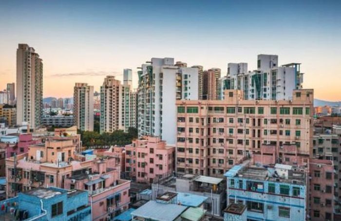 Ngoài giá mua, cần hỏi rõ các khoản phí quản lý, gửi xe, bảo trì, vệ sinh và khả năng điều chỉnh phí trong tương lai để chủ động kế hoạch tài chính. Ảnh minh họa