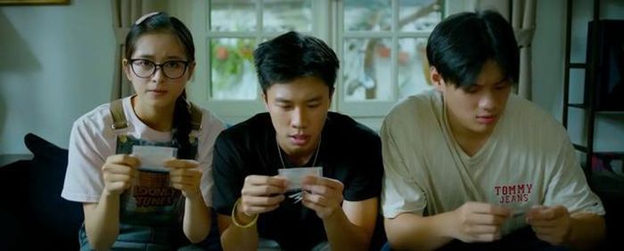Nhóm bạn thân tìm cách giúp đỡ Phương vượt qua khó khăn. Ảnh VTV