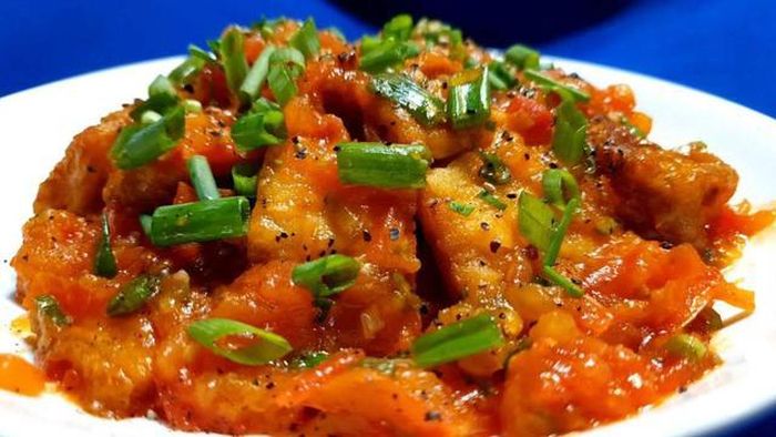 Đậu phụ xốt cà chua là một trong những món ngon từ đậu phụ được nhiều người Việt yêu thích vì dễ chế biến, dễ ăn, trẻ con hay người già đều có thể thưởng thức.