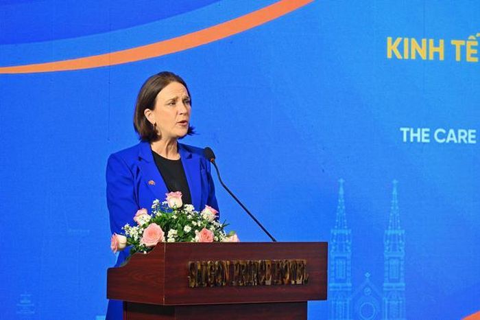Bà Kate Wallace, Tổng Lãnh sự Australia tại TP.HCM phát biểu tại Diễn đàn.