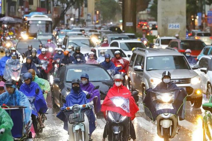 Mưa dông ở miền Bắc đang giảm dần. Ảnh: Tuấn Anh