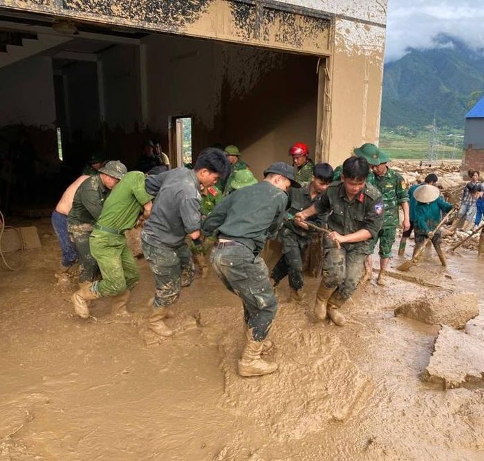 Nhiều khu vực có nguy cơ cao xảy ra lũ quét, sạt lở đất. Ảnh: CA