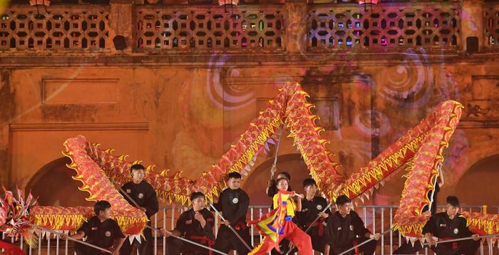 Bằng ngôn ngữ của võ thuật và nghệ thuật đặc sắc, chương trình đã tái hiện lịch sử bốn nghìn năm dựng nước và giữ nước của dân tộc.