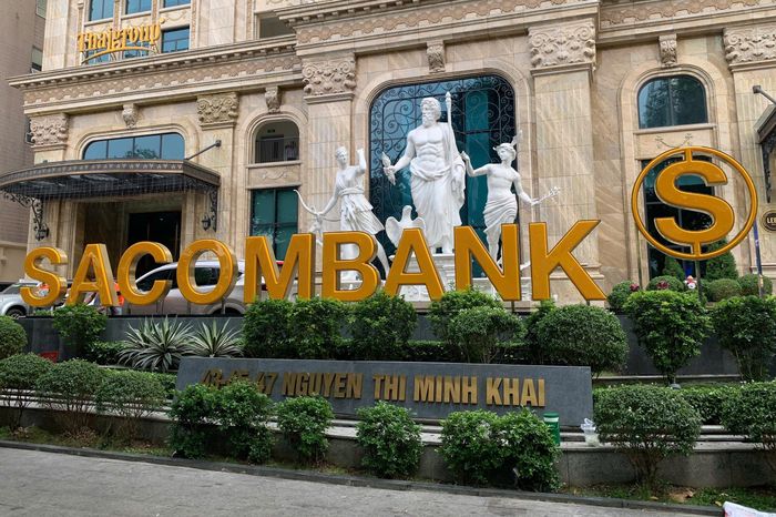 Sacombank vừa thực hiện đợt cắt giảm nhân sự quy mô lớn nhất trong hơn thập kỷ qua, trong bối cảnh ngân hàng tái cấu trúc toàn diện. Ảnh: Thảo Liên.